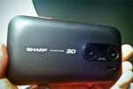 Sharp toont een mobiel met 3D-camera en -scherm