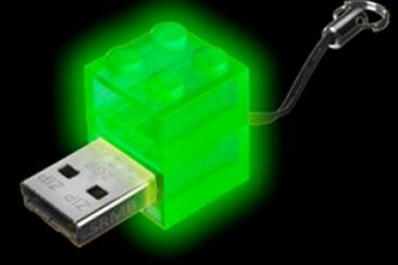 Glow-in-the-dark Lego USB-stick