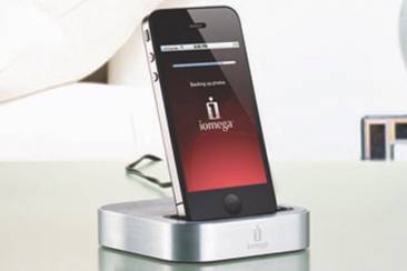 Iomega komt met oplaad en backup dock voor iPhone