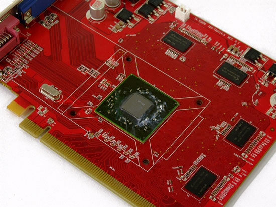 Mid-range ATI Radeon HD5570 duikt op
