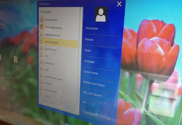 Samsung S Launcher lijkt op startmenu en Mac OS X