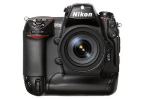 Nieuw: Nikon D2H en DX objectieven Nieuw: Nikon D2H en DX objectieven