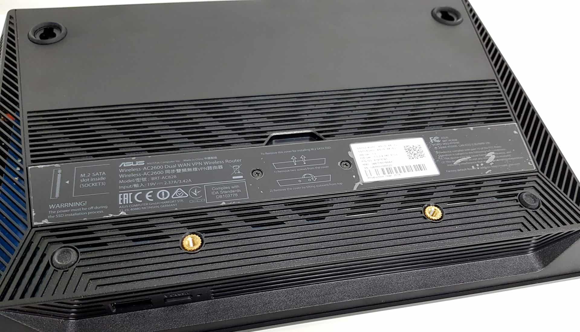 Review Asus BRTAC828 router met 10 netwerkaansluitingen Techzine.nl
