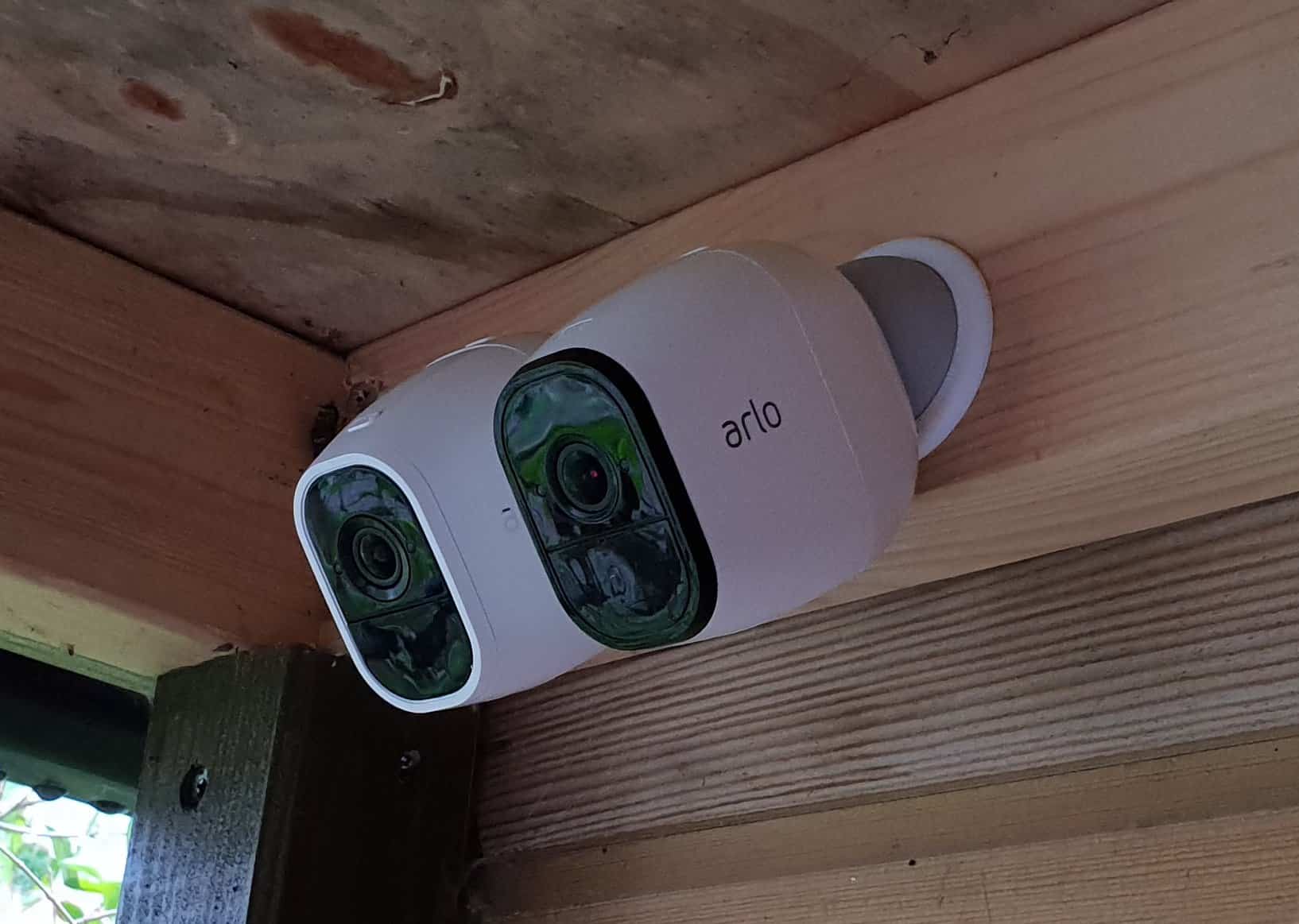 Netgear_Arlo_Pro_vs_Pro2
