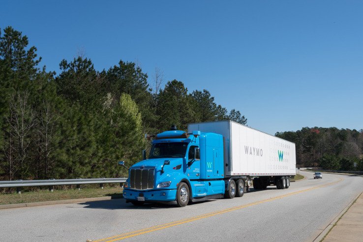 Waymo en Google lanceren proef met zelfrijdende vrachtwagen