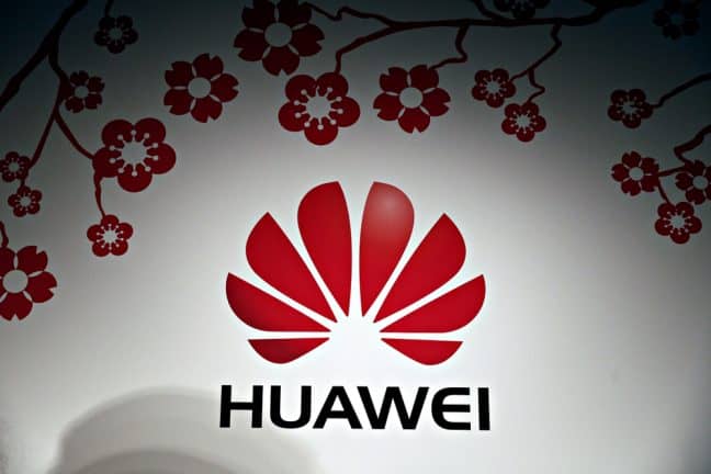 Huawei bestraft medewerkers voor plaatsen nieuwjaarsgroet met iPhone