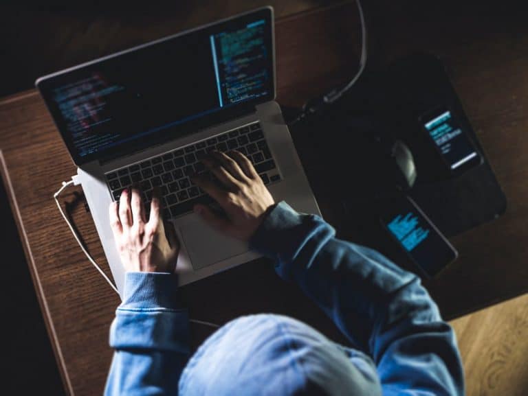 Nederlander opgepakt bij neerhalen Sky ECC-cybercriminelen