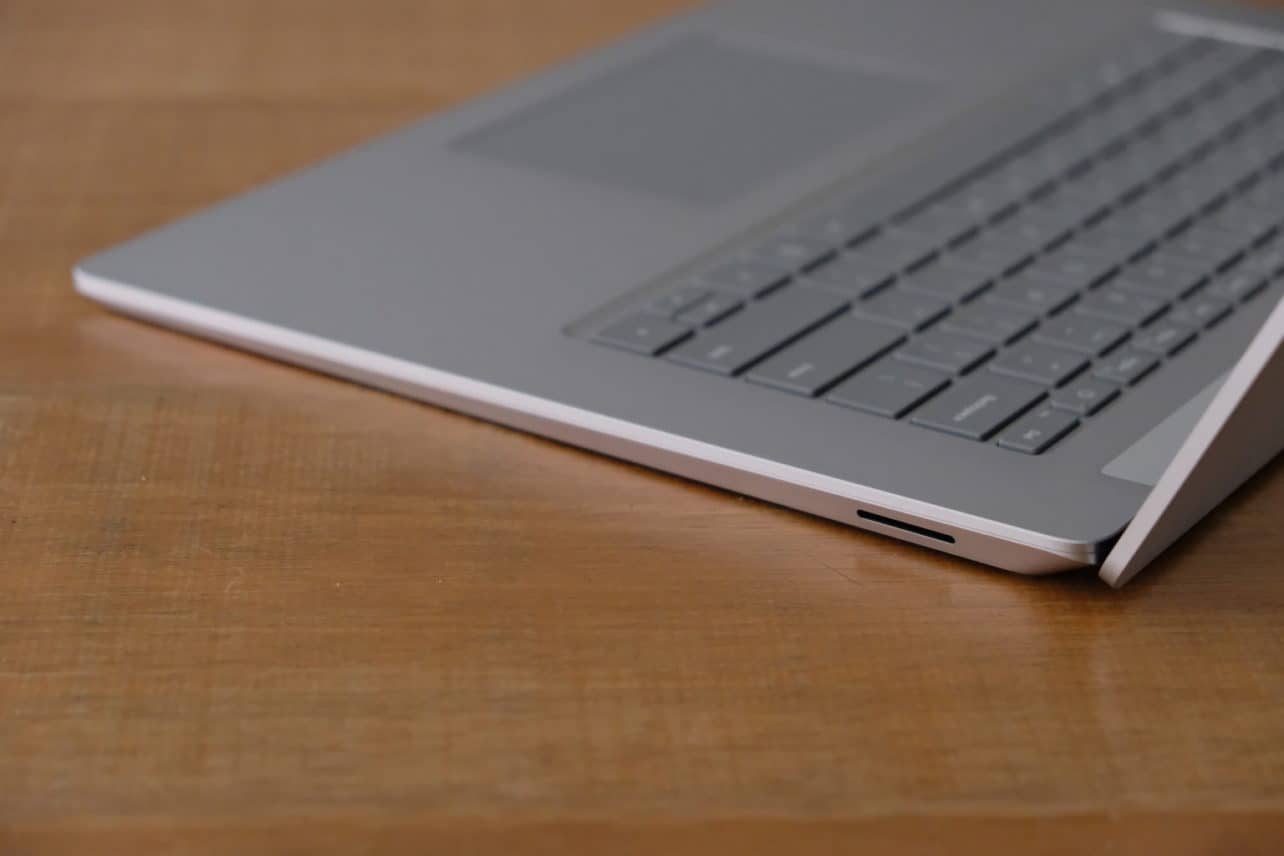 MS Surface Laptop 3 Power 2