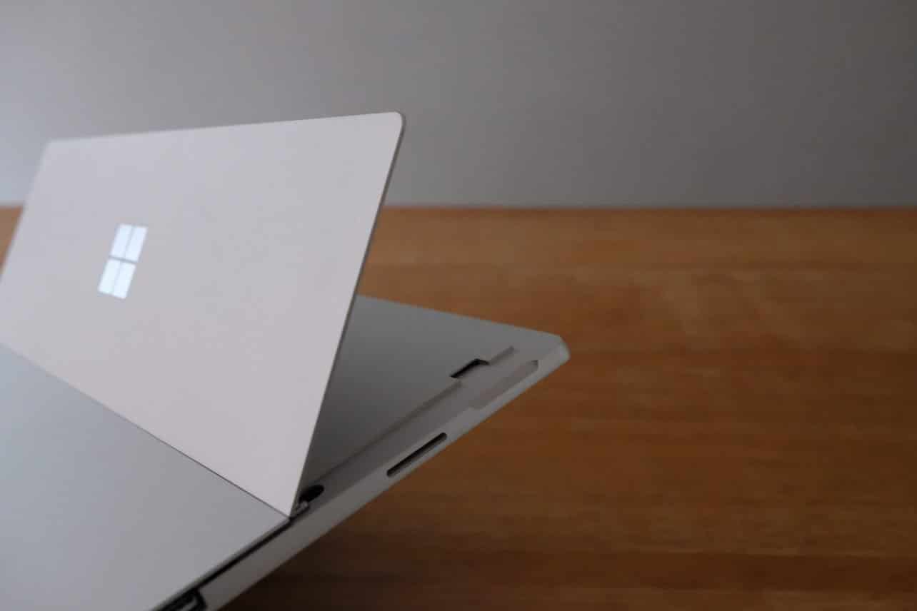 MS Surface Pro 7 Power 1 MicroSD