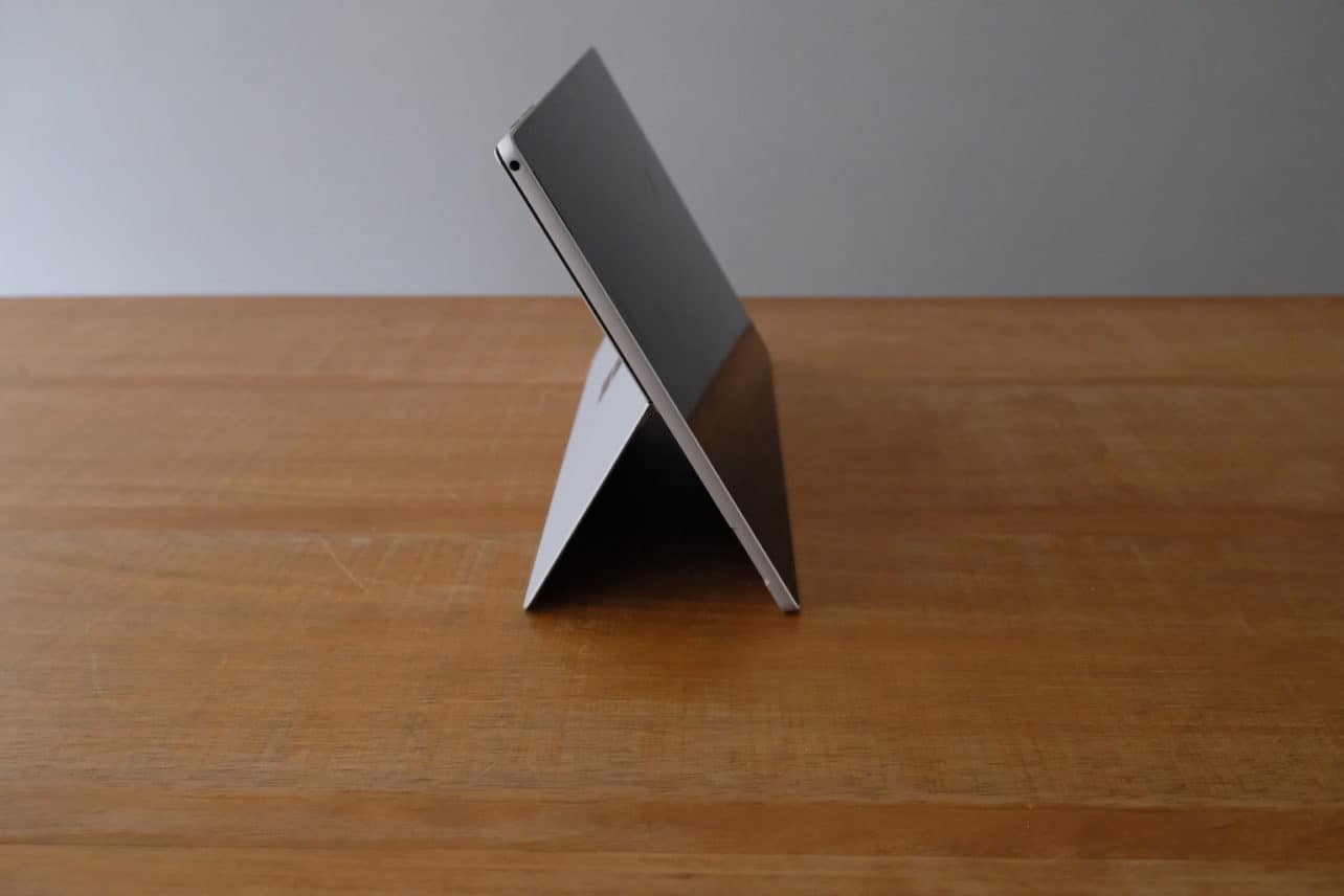MS Surface Pro 7 Stand 1