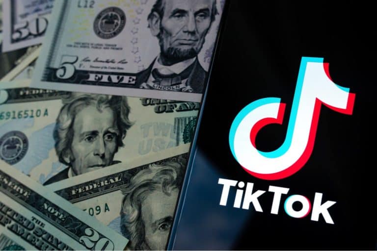 ‘Oracle maakt meeste kans op overname TikTok, binnen 48 uur deal’