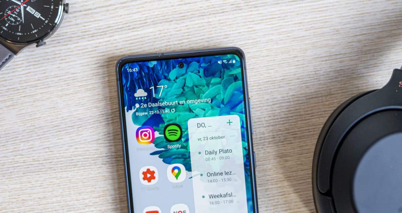 Samsung Galaxy S20 FE review notch