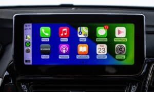 ‘Apple wil iPhones meer inzetten voor bedienen auto’s’