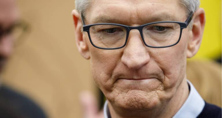 Tim Cook bezoekt NXP: ‘Voldoende concurrentie draadloze betaalmarkt’