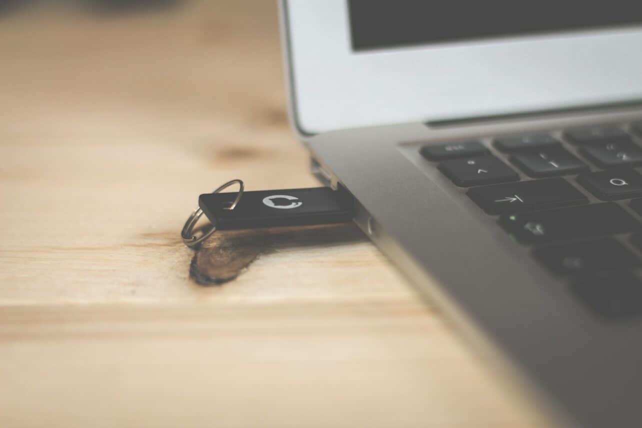 USBstick_unsplash