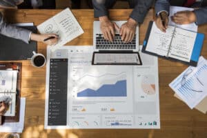 7 tips om medewerkers interessante inzichten aan te bieden dankzij Data & Analytics