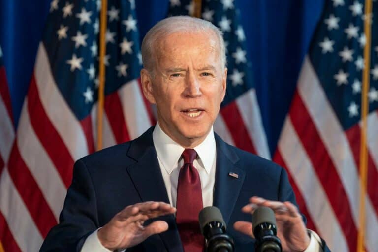 Biden ondertekent CHIPS Act, boost voor Amerikaanse chipindustrie