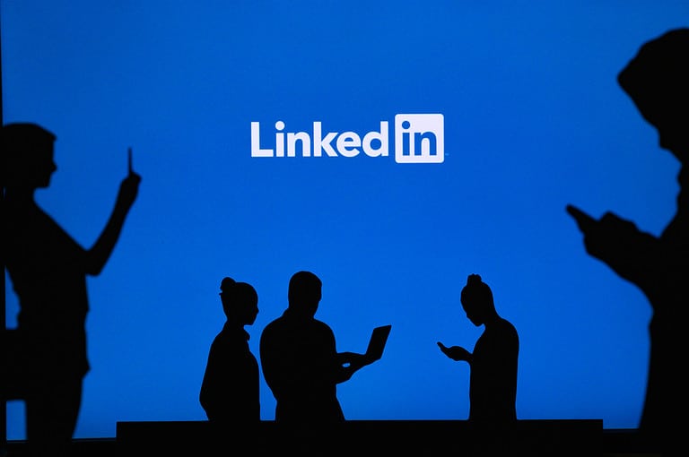 LinkedIn schrapt 716 banen en stopt met app voor China