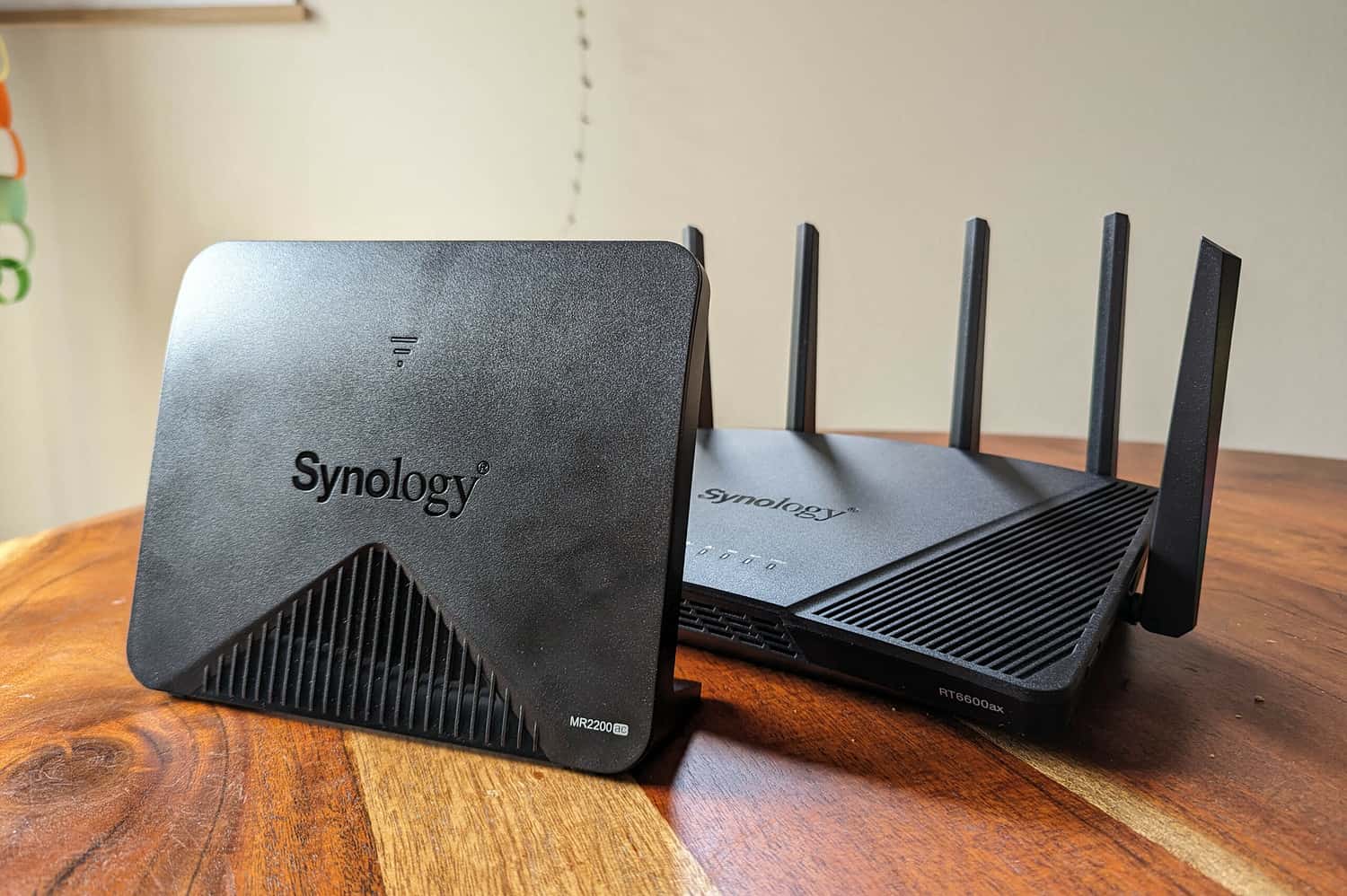 Synology_RT6600ax_teaser-1 Synology_RT6600ax_teaser-1