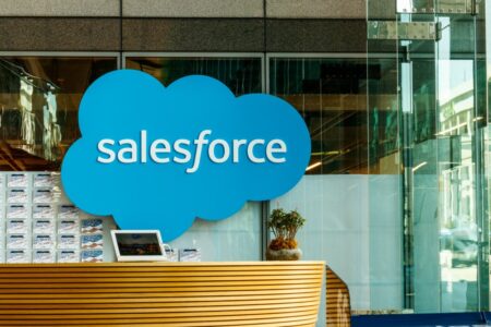 Salesforce lijkt bereid tot forse investering in Hugging Face om AI-tak te versterken