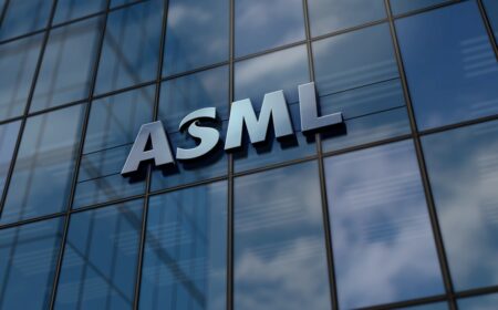 ASML herhaalt eisen aan Tweede Kamer om in Nederland te blijven