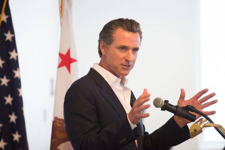 Gouverneur Californië zet streep door wetsvoorstel dat AI aan banden legt