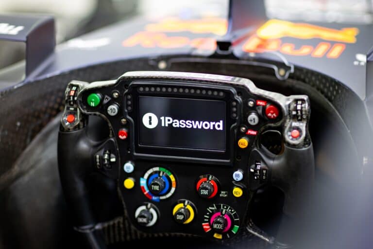 1Password en Oracle Red Bull Racing slaan de handen ineen