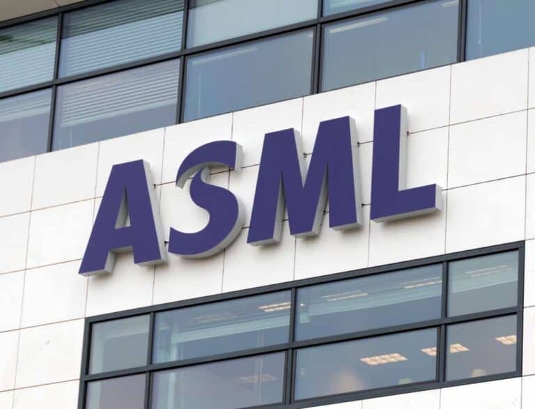 ASML boekt recordomzet van 28,3 miljard euro dankzij AI-revolutie