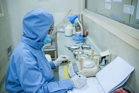 Inspectie start onderzoek naar beveiliging lab na grote hack