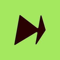 Zwart pijl-vooruit pictogram op een lichtgroene achtergrond.