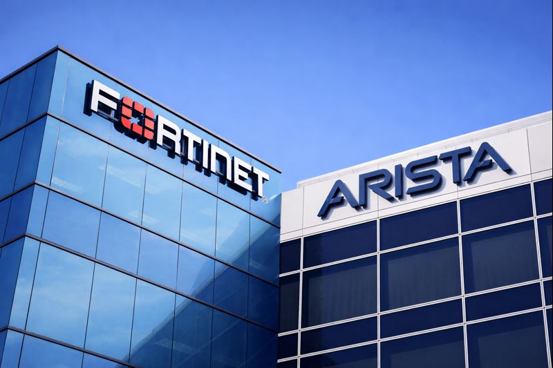 Fortinet en Arista combineren ‘best-of-breed’ networking en security voor AI-datacenters