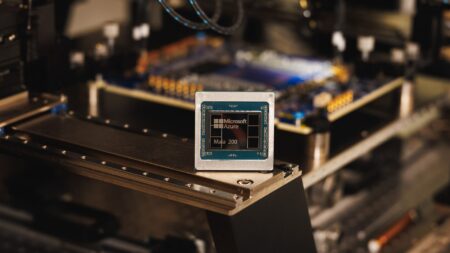 Microsoft onthult nieuwe eigen AI-chip Maia 200