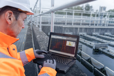 Red Hat voorziet Panasonic Toughbook 56 van robuust OS