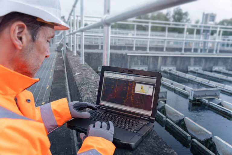 Red Hat voorziet Panasonic Toughbook 56 van robuust OS