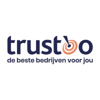 Trustoo logo met de tekst "trustoo" in kleine letters, waarbij de tweede "o" is afgebeeld als een schietschijf, en de slogan "de beste bedrijven voor jou" eronder.