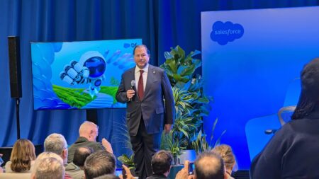 Drie weken na de Claude-deal bouwt Salesforce zijn eigen AI-model